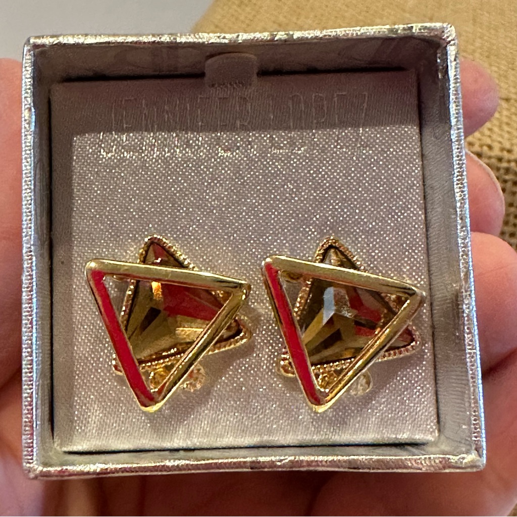 New In Box Jennifer Lopez Earrings Gold Tone Triangles W Golden Cut Crystals 20$